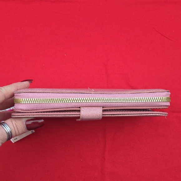 BNWT Blush Wristlet Clutch - Picture 5 of 10